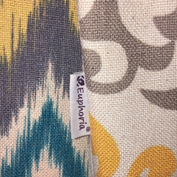 Euphoria Bundle of 4 Throw Pillow Covers Gray, Yellow, and Turquoise - Picture 5 of 7